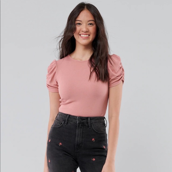 Women’s Hollister Black Must-Have Puff-Sleeve Baby Tee - Picture 6 of 14